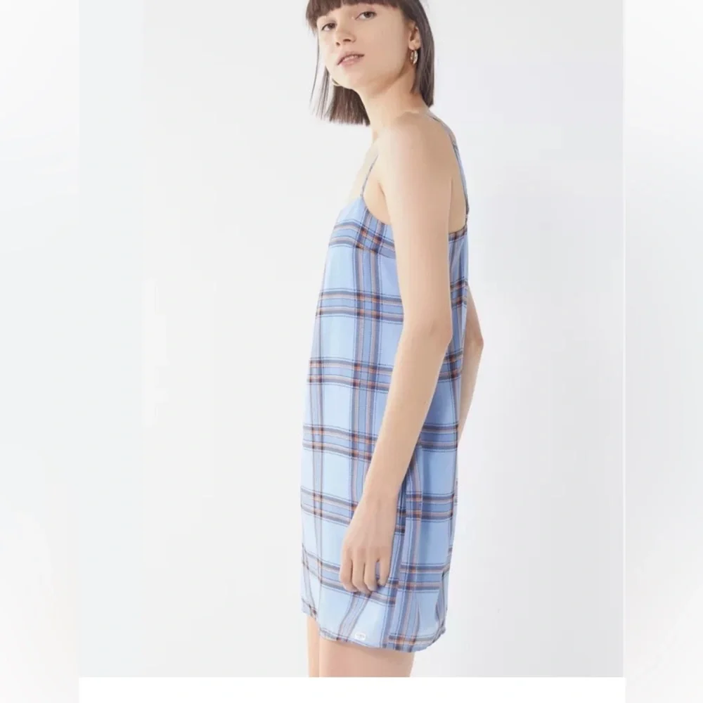 New! Urban Outfitters Guess Shift Dress - Picture 2 of 10